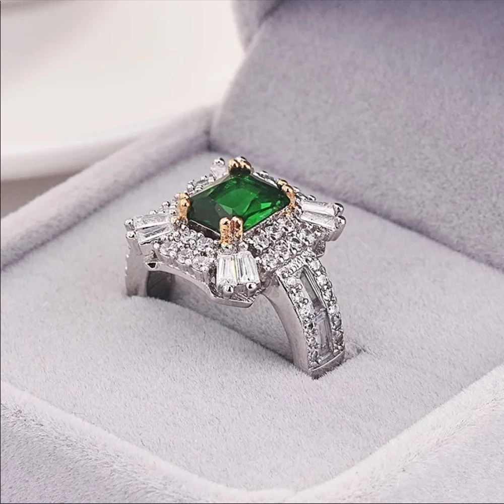 New Luxury Princess 925 Silver Emerald Lady Ring - Picture 5 of 7